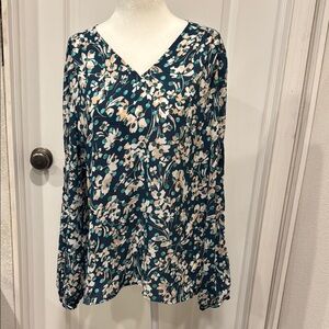Banana Republic Blue and White Floral Relaxed Blouse